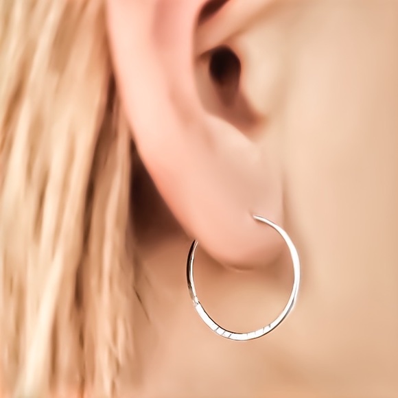 Small sized 3/4โ textured/etched hoop earrings in silver, gold, or rose gold - Picture 2 of 7